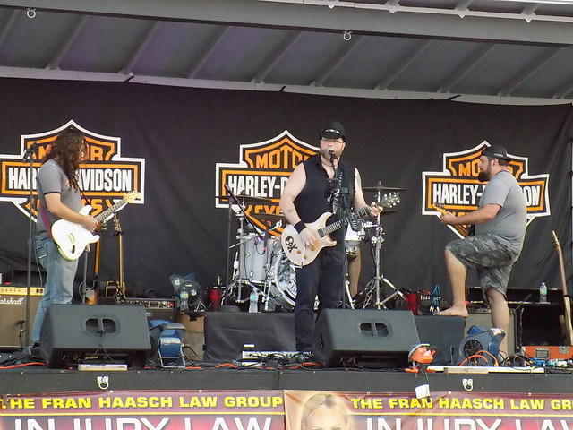 HD Bike Night 04-20-2017 (40)