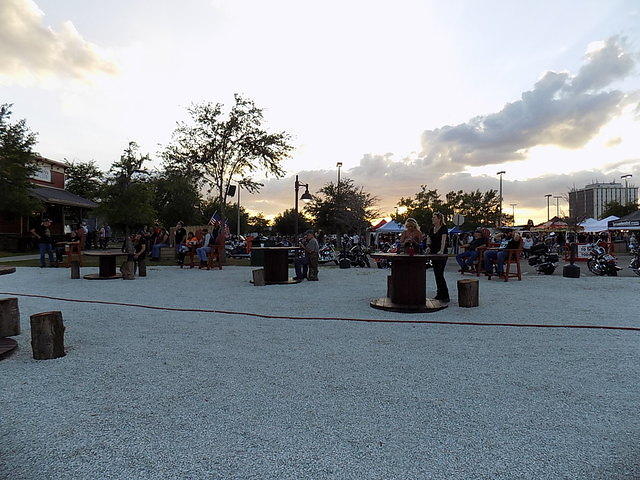 HD Bike Night 04-20-2017 (41)