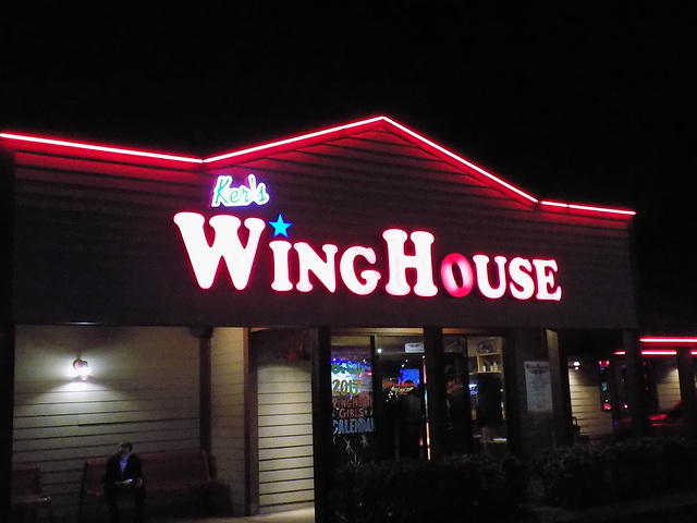 Edi - Winghouse - TNDR 12-27-2016 (1)