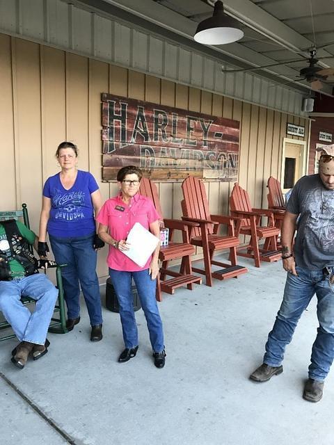 Ron - TNDR Hooters 05-16-2017 (3)