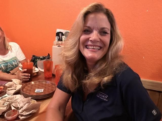 Ron - TNDR Hooters 05-16-2017 (30)