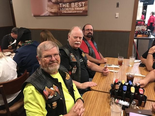 Ron - TNDR iHop Riverview 11-28-2017 (4)