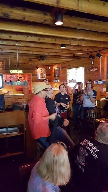 Ben - Texas-Roadhouse - 08-06-2016 (2)