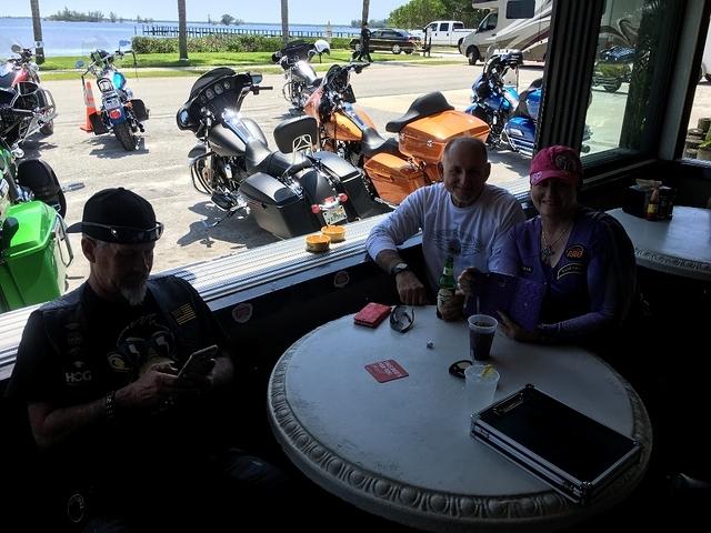 Mark - Earls Hideaway Lounge 05-22-2016 (10)