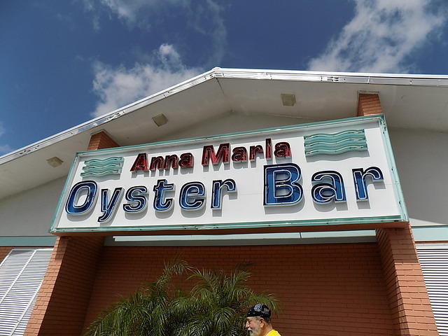 Edi - Anna Maria Oyster Bar 08-06-2017 (32)