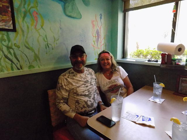 Edi - Anna Maria Oyster Bar 08-06-2017 (34)