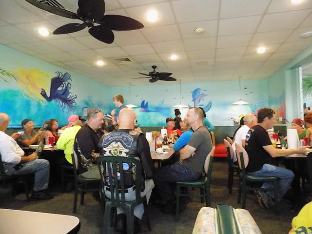 Edi - Anna Maria Oyster Bar 08-06-2017 (35)