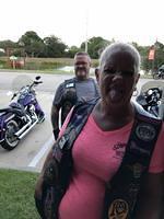 Ron - TNDR Hooters 05-16-2017 (12)